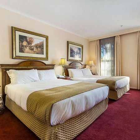 Canterbury International Hotel Forest Hill Eksteriør billede