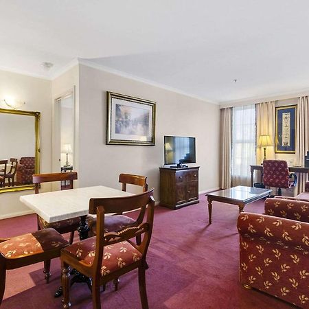 Canterbury International Hotel Forest Hill Eksteriør billede